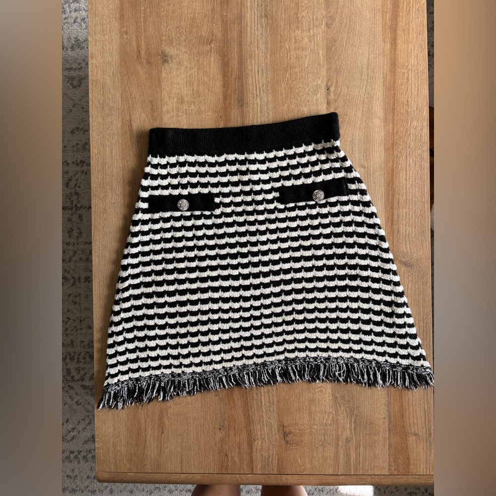 Zara black and white knit fringe mini skirt with button details